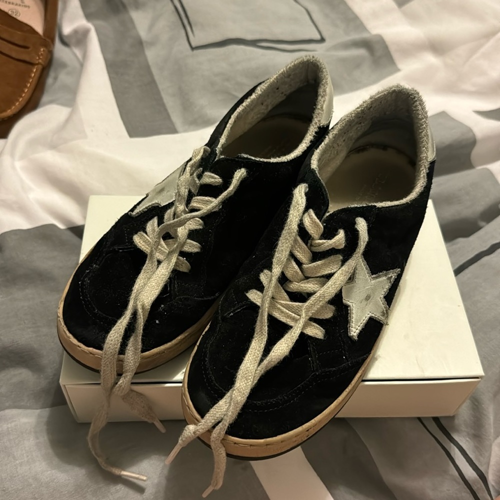 Worn four times. Adorable limited edition golden goose. European 34
